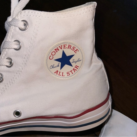 Converse Chuck Taylor Unisex White High-Tops with Red and Blue Details M9 W11 - Picture 6 of 9